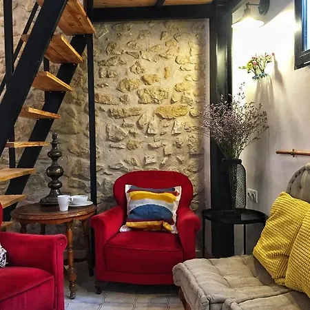 Hostel Numero Trece - Albergue Juvenil - Free Towels, Coffee & Tea, Remote Check-In (Adults Only) *