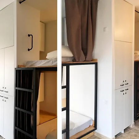 Hostel Numero Trece - Albergue Juvenil - Free Towels, Coffee & Tea, Remote Check-In (Adults Only)