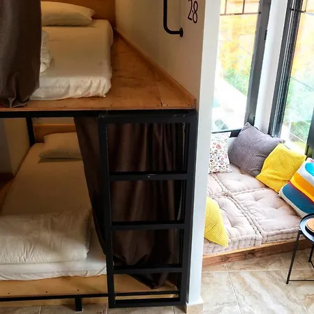 Hostel Numero Trece - Albergue Juvenil - Free Towels, Coffee & Tea, Remote Check-In (Adults Only) Hostel