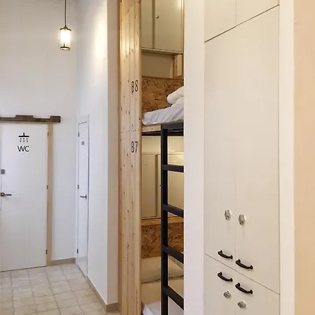 Hostel Numero Trece - Albergue Juvenil - Free Towels, Coffee & Tea, Remote Check-In (Adults Only) *