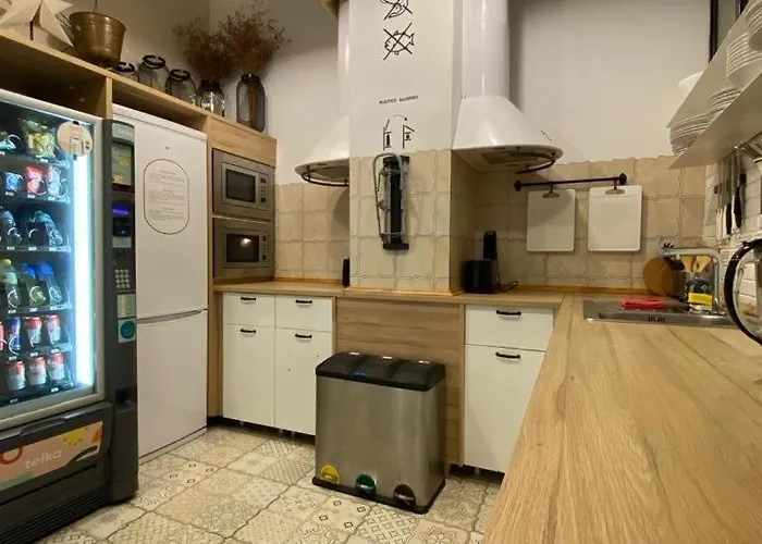 Hostel Numero Trece - Juvenil - Free Towels, Coffee & Tea, Remote Check-in (adults Only) *