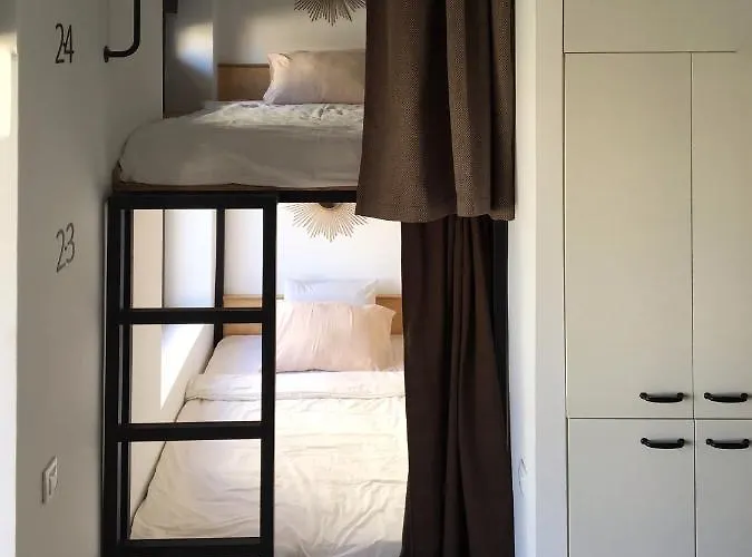 Numero Trece - Juvenil - Free Towels, Coffee & Tea, Remote Check-in (adults Only) Hostel