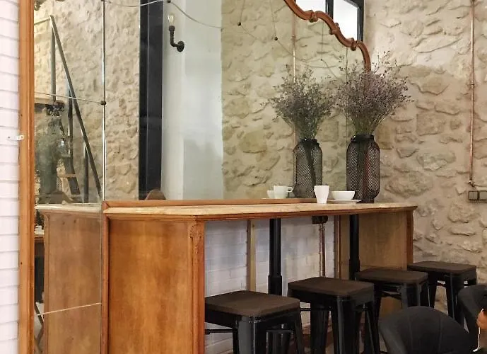 Numero Trece - Juvenil - Free Towels, Coffee & Tea, Remote Check-in (adults Only) *