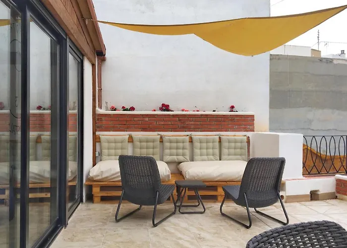 Hostel Numero Trece - Juvenil - Free Towels, Coffee & Tea, Remote Check-in (adults Only) *