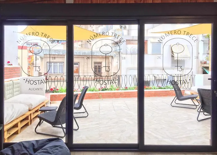 Hostel Numero Trece - Juvenil - Free Towels, Coffee & Tea, Remote Check-in (adults Only) Alicante