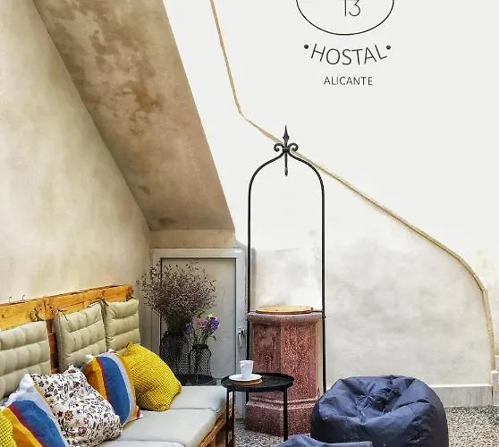 Hostel Numero Trece - Juvenil - Free Towels, Coffee & Tea, Remote Check-in (adults Only) *