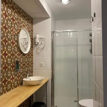 Numero Trece - Free Towels, Coffee & Tea, Remote Check-in (adults Only) Hostel *